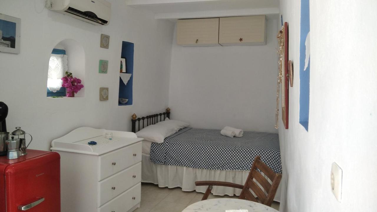 Traditional Renovated House In The Centre Of Anáfi Eksteriør bilde
